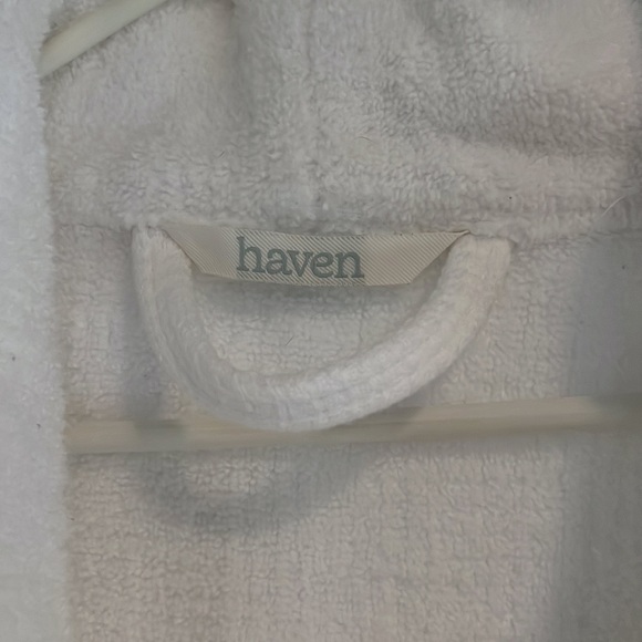 Cozy L/XL haven bathrobe waffle weave on outside, terrycloth on inside - Picture 2 of 5